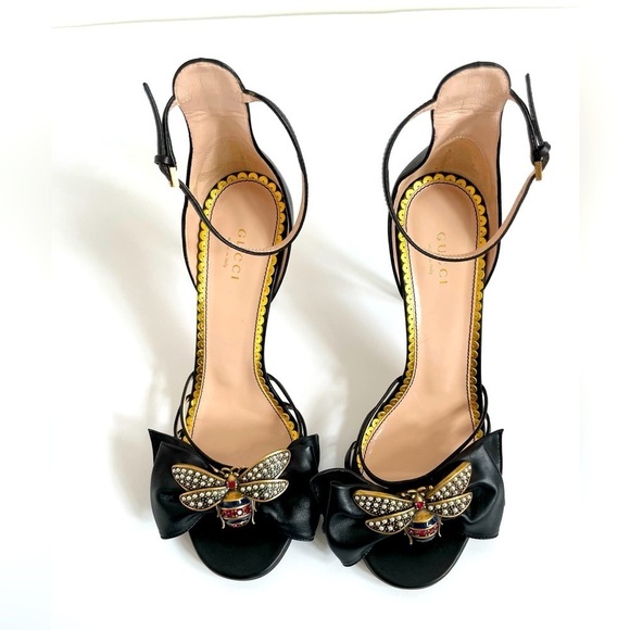 Gucci Black Nappa Leather Charlotte Queen Margaret bee embellished heels EU 38.5 - Picture 1 of 10